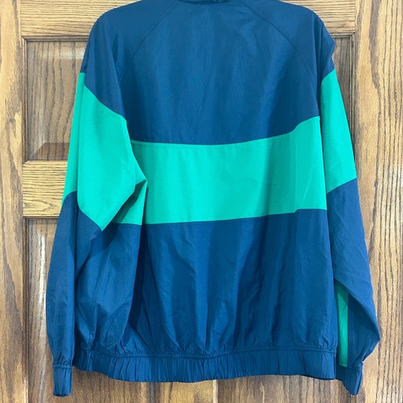 NEW- LULULEMON Collared Jacket “REMIX” Nylon Colourblock
Collared Jacket *SOTM - Picture 5 of 7